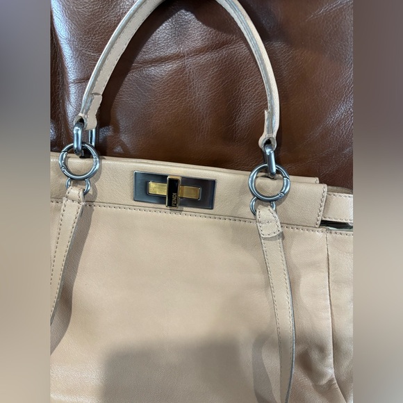 Fendi Peekaboo Medium Handbag with Strap & Dustbag - Picture 4 of 16